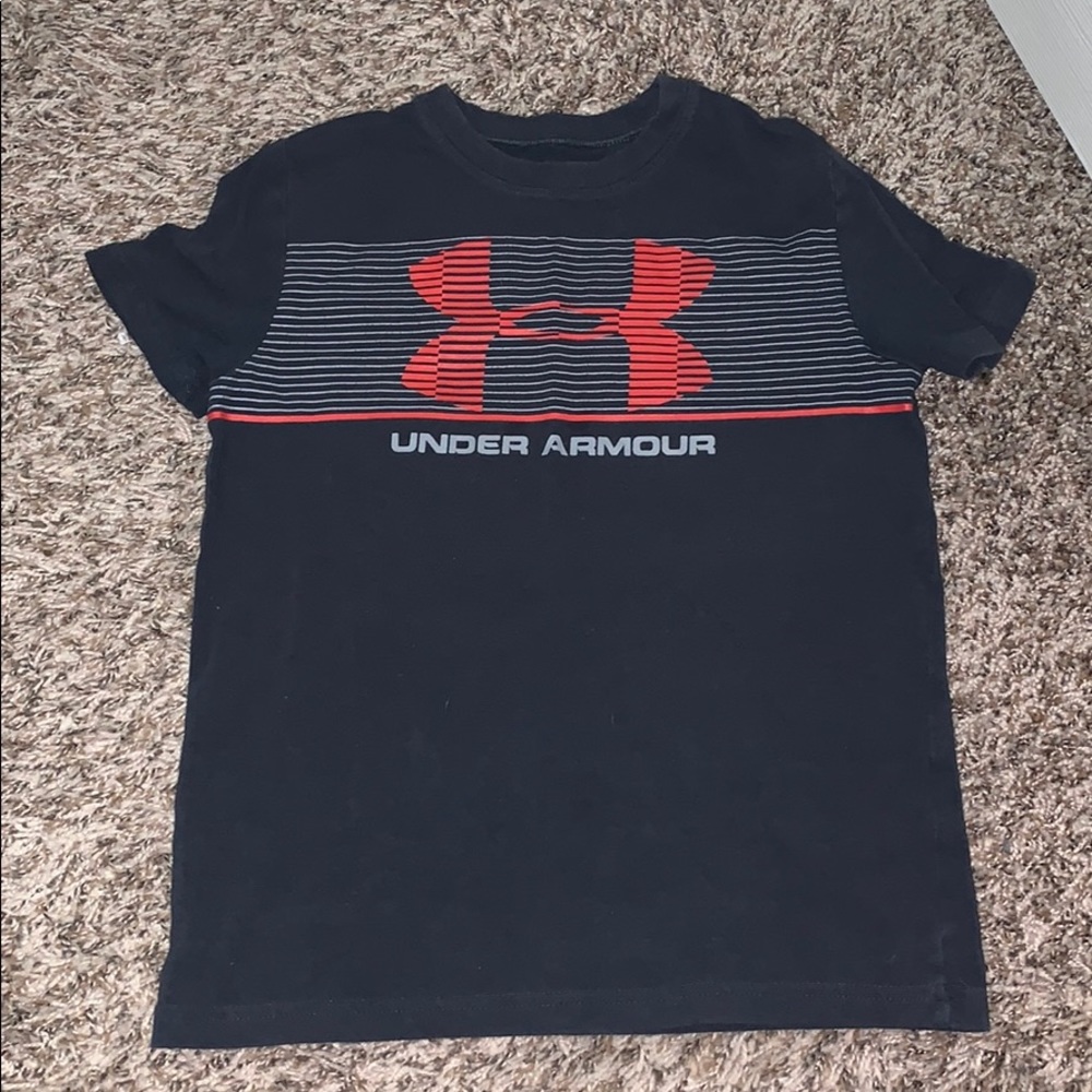 Boys UA shirt size YSM